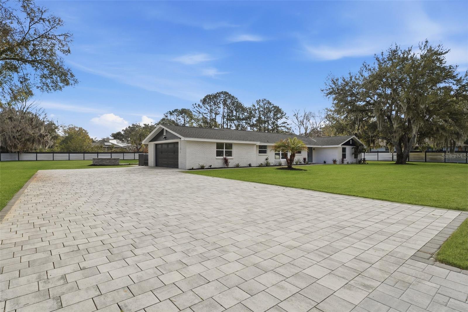 2338 MEADOWBROOK DRIVE