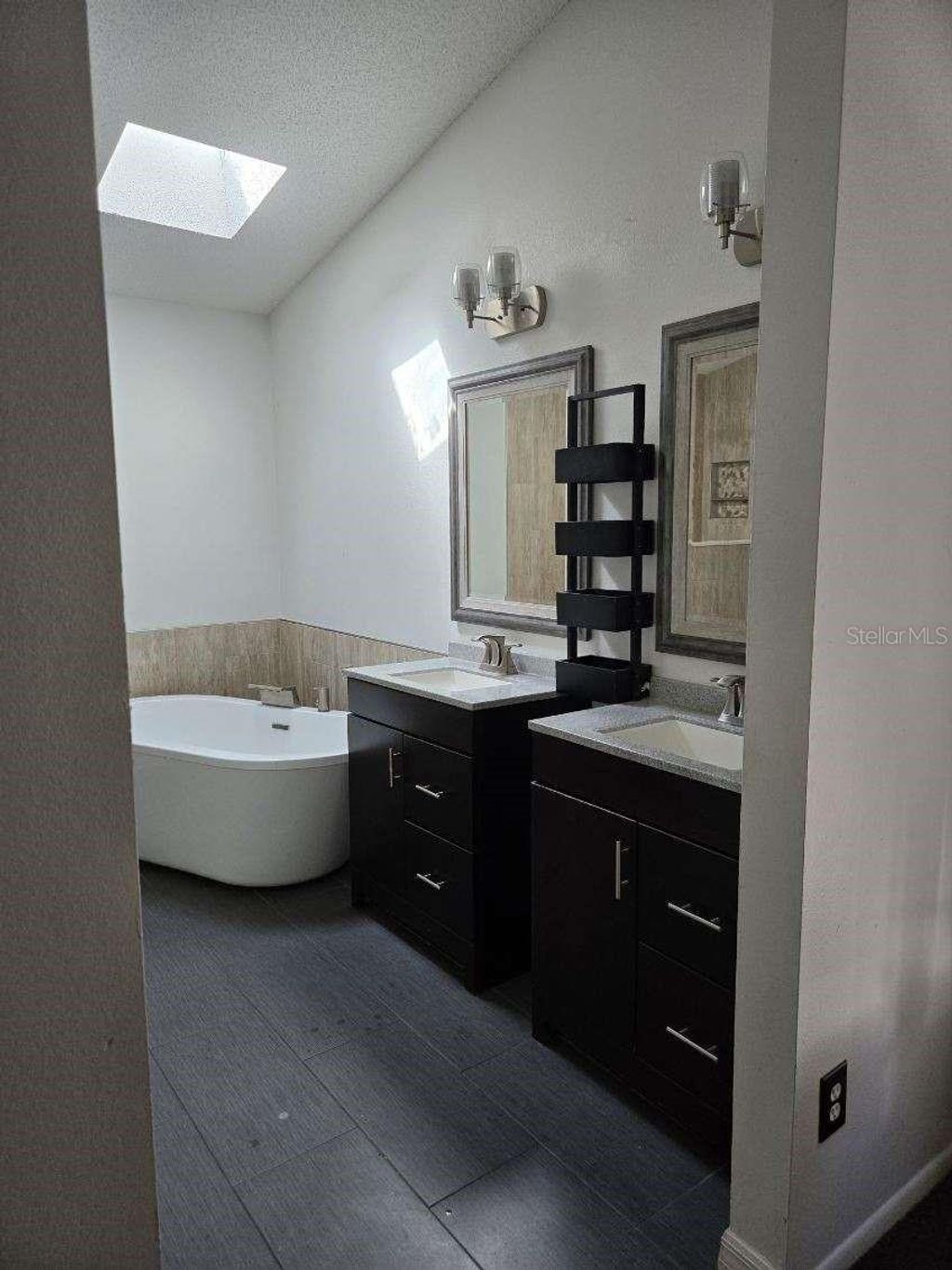 Photo of 333 Mccoy Village Court, Apopka, FL 32712 (MLS # O6384581)