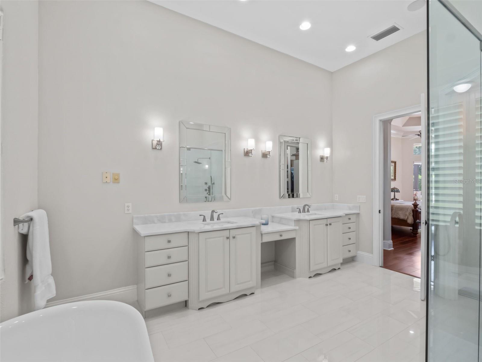LAKE MARKHAM PRESERVE - Residential