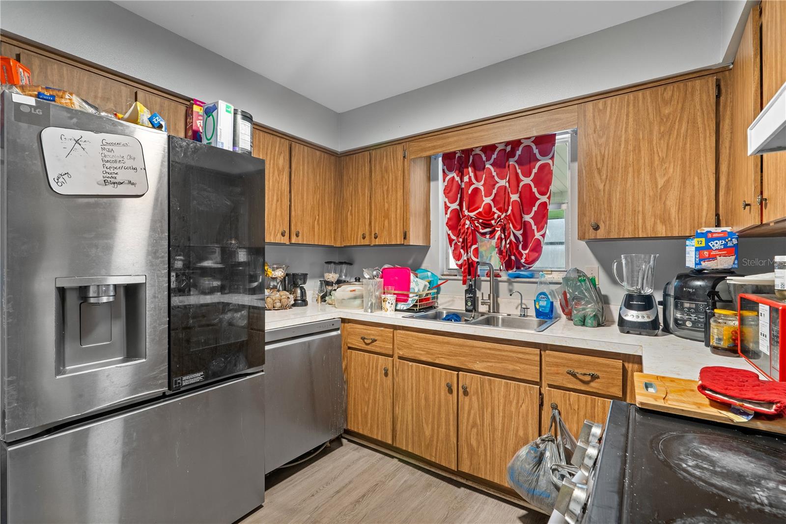 SILVER SPRINGS SHORES - Residential