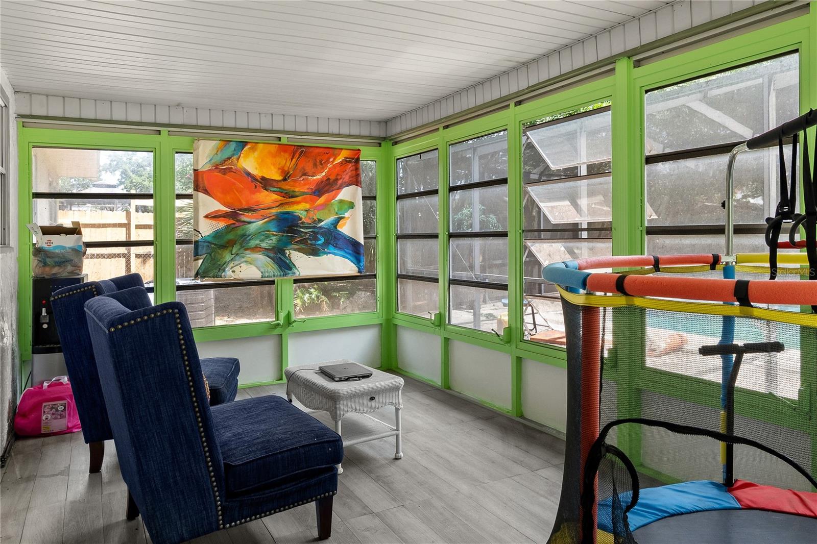 SILVER SPRINGS SHORES - Residential