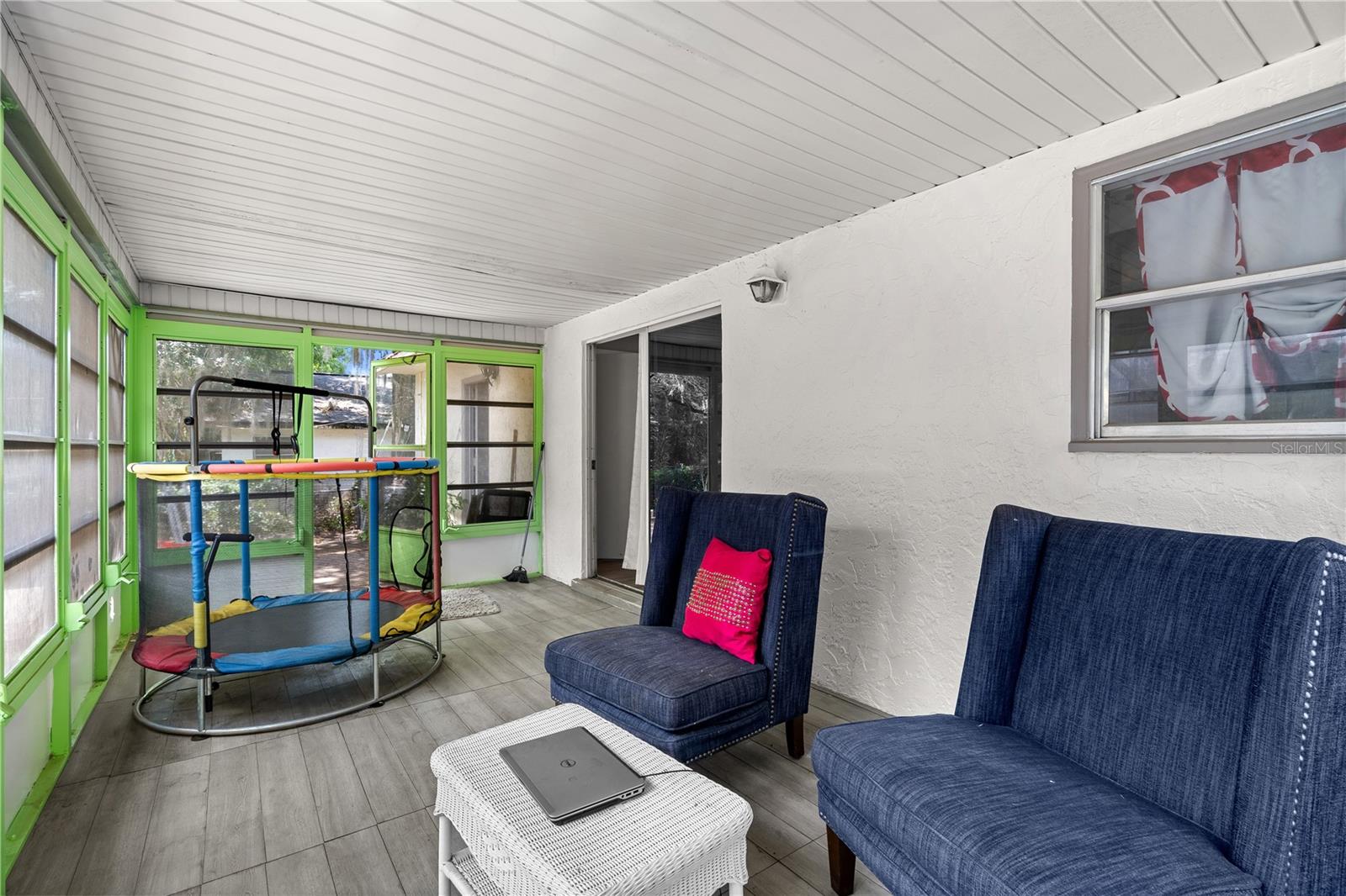 SILVER SPRINGS SHORES - Residential