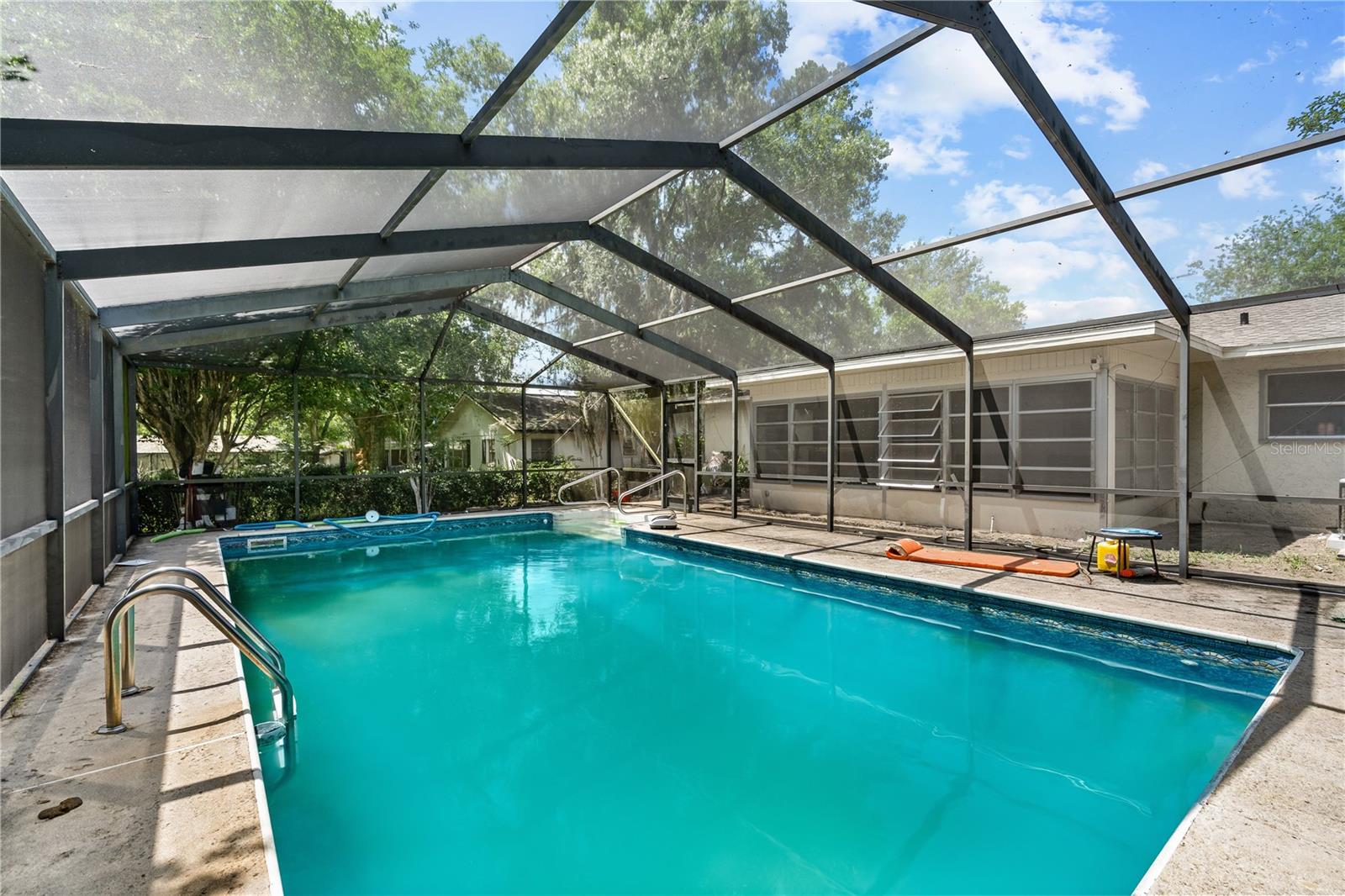 SILVER SPRINGS SHORES - Residential