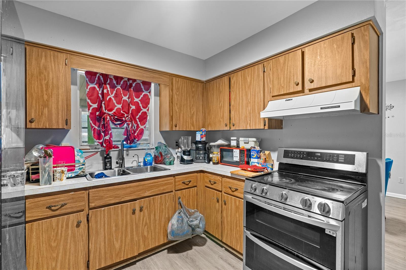 SILVER SPRINGS SHORES - Residential