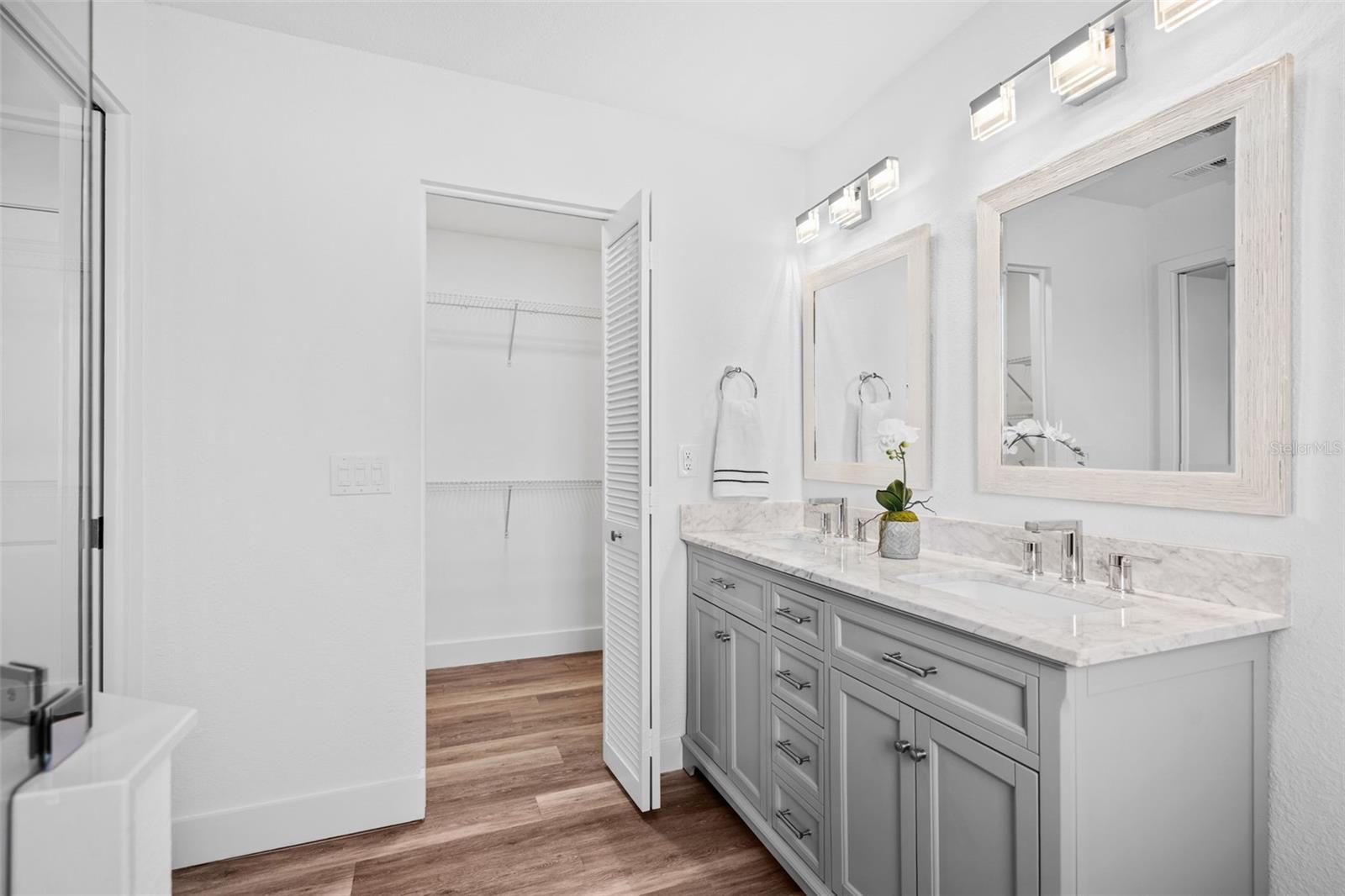 GULF GATE EAST - Residential