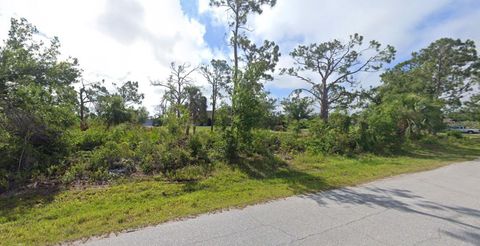 A home in PORT CHARLOTTE