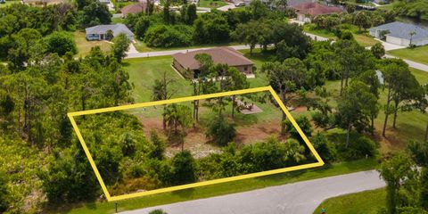 A home in PORT CHARLOTTE