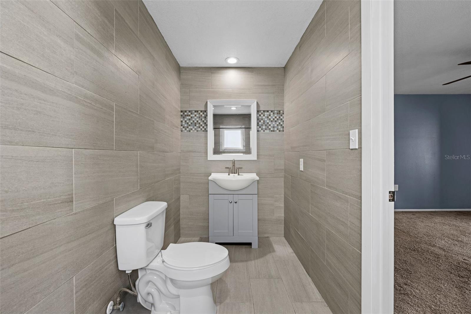 THE LAKES - Residential