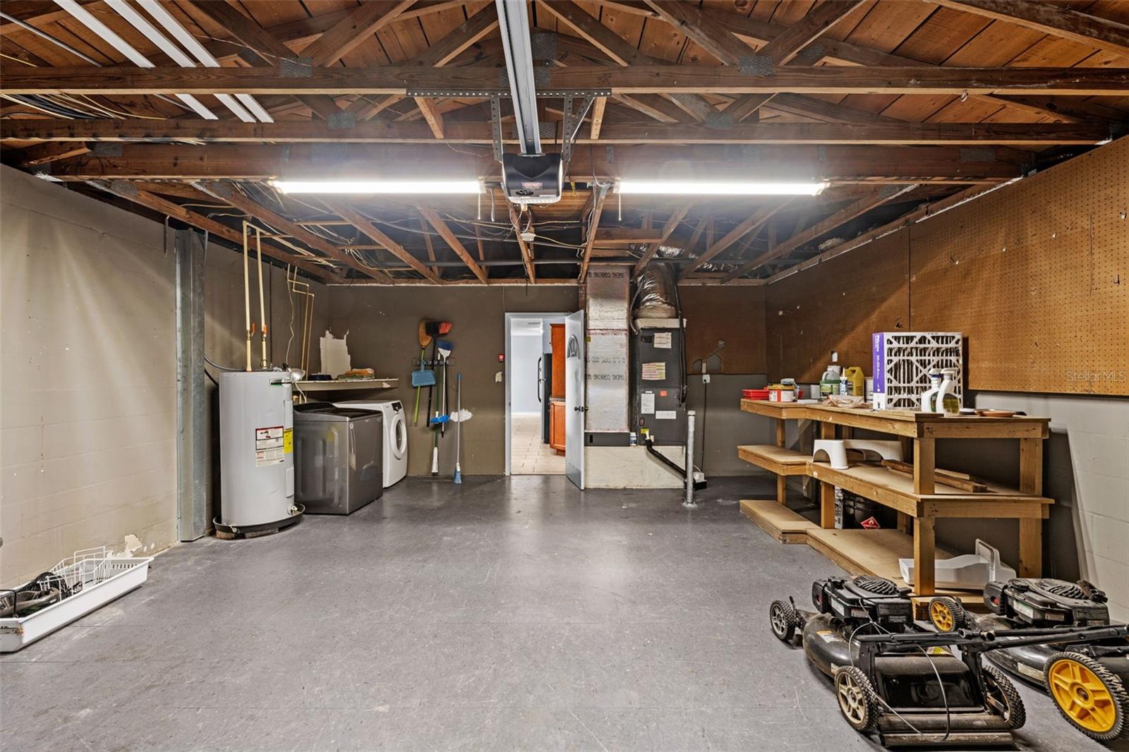 THE LAKES - Residential