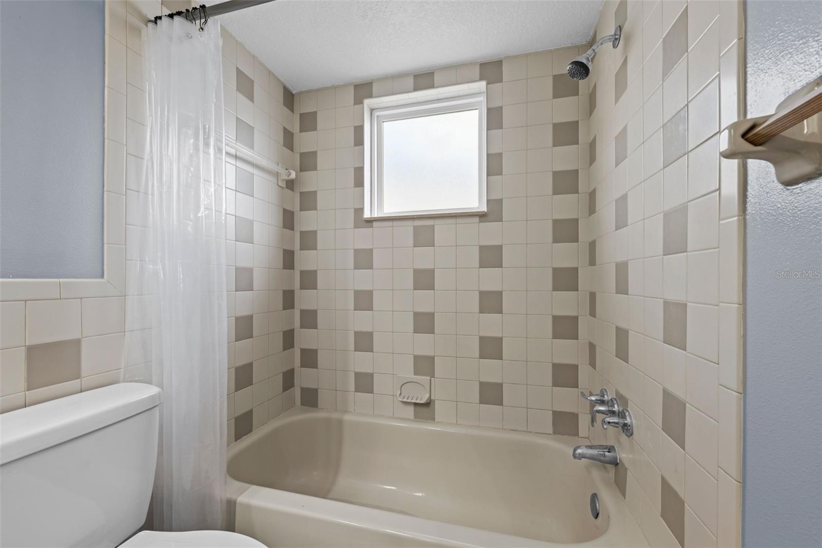 THE LAKES - Residential