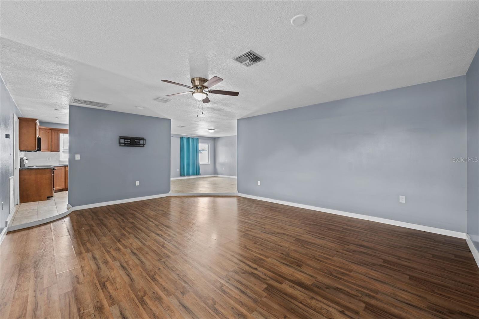 THE LAKES - Residential