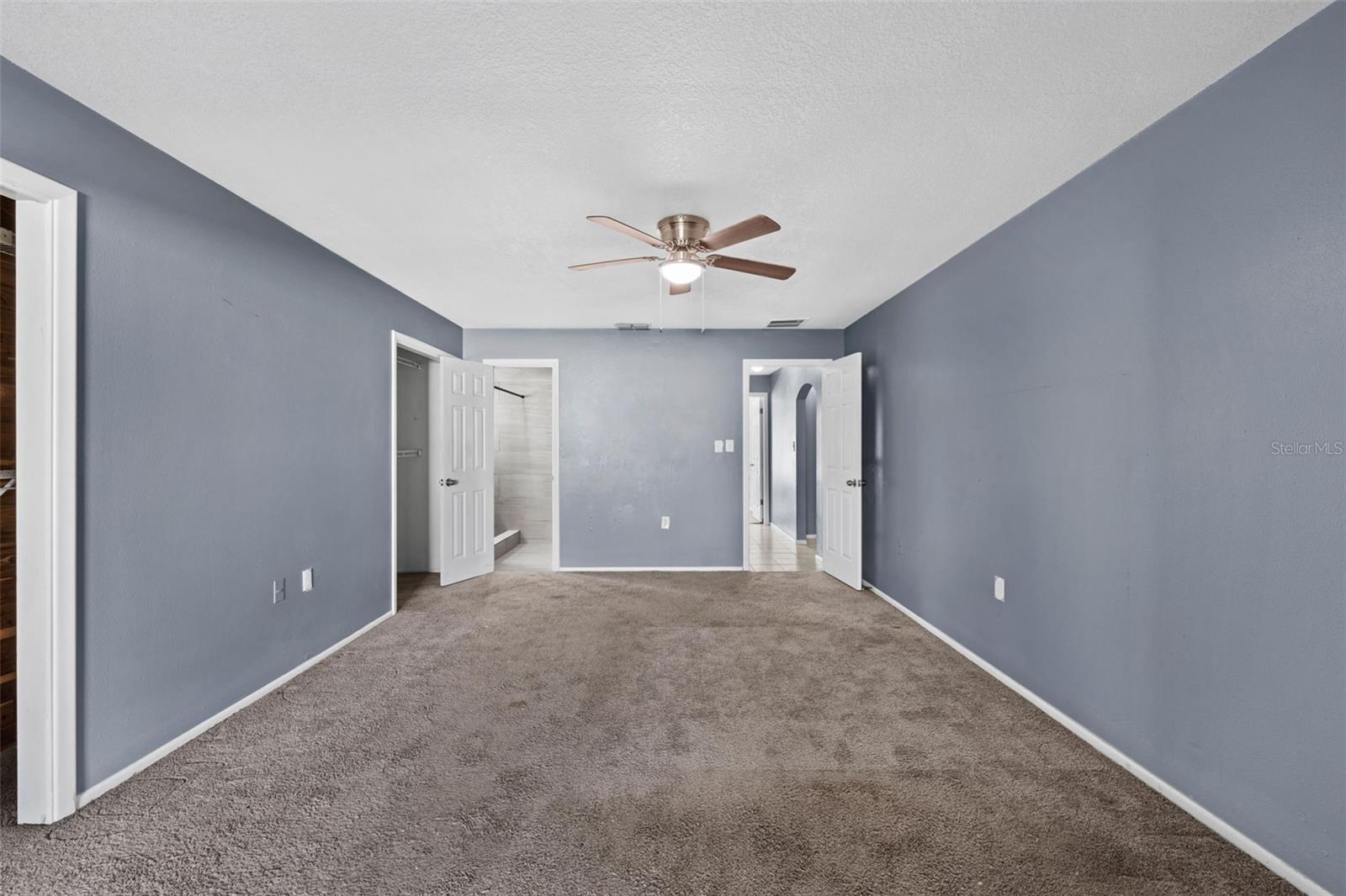 THE LAKES - Residential