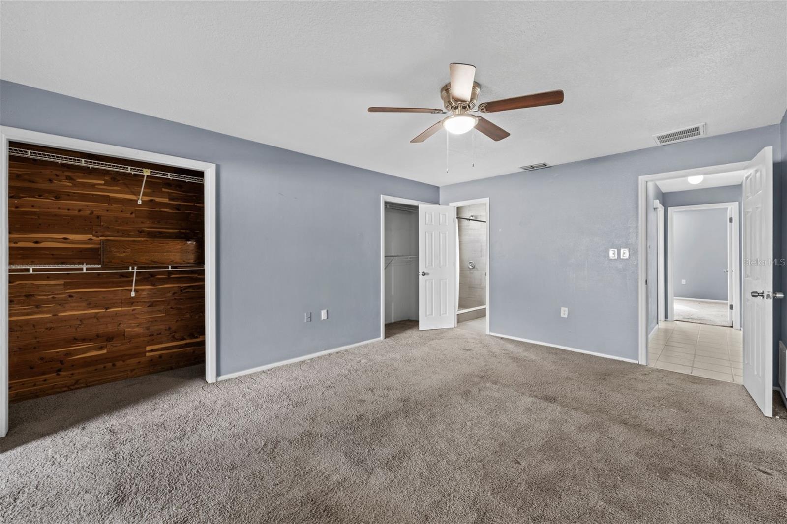 THE LAKES - Residential