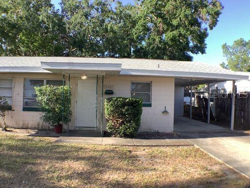 3 BED 1 BATH half duplex located in Leesburg! Spacious living room area and bedrooms. The kitchen features spacious cabinetry and countertop space as well as the refrigerator and range. Bathroom features a shower
tub combo. The duplex has a carport, large backyard and washer/ dryer hookups. Partial window replacement in progress.