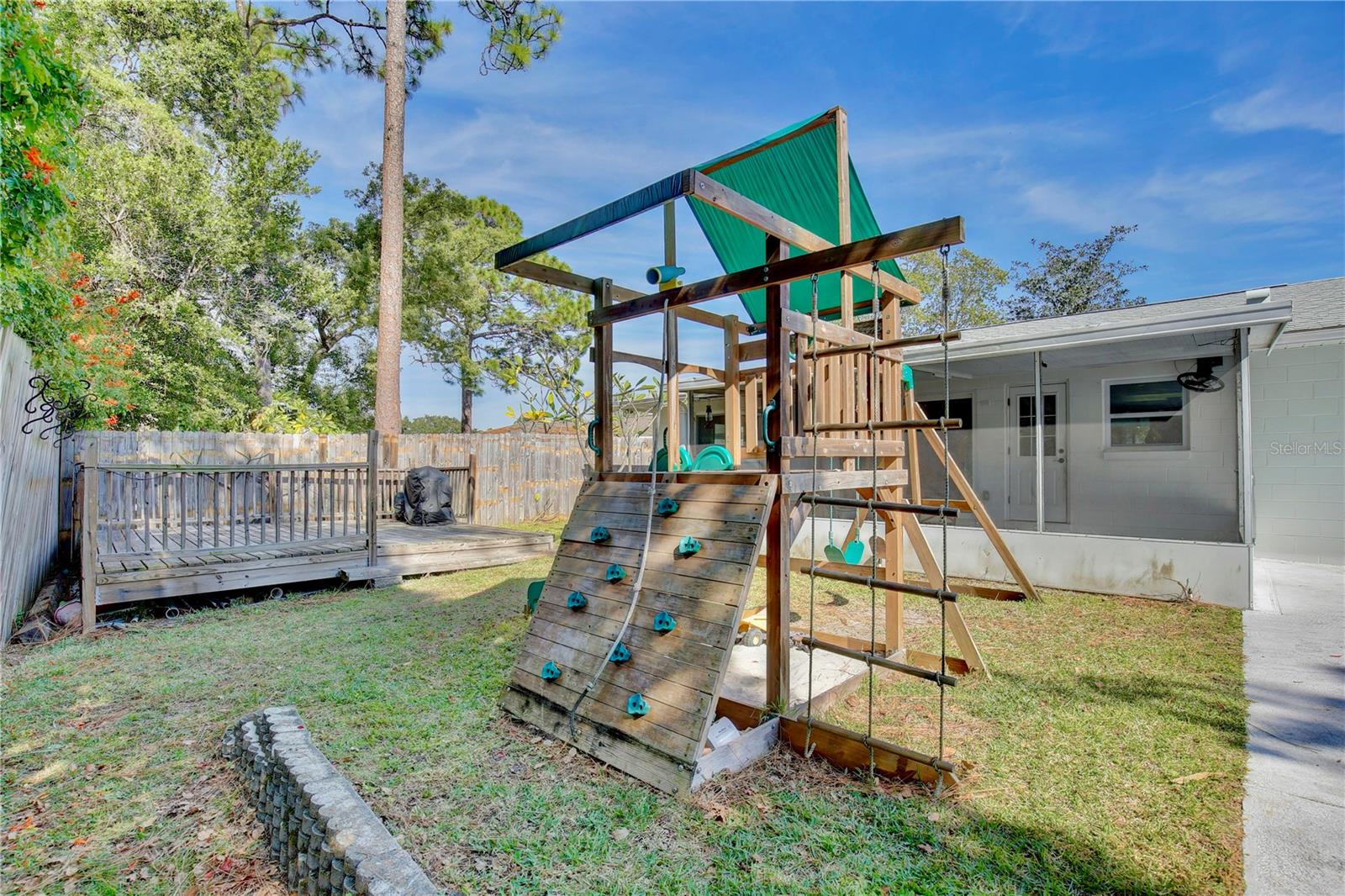 SPRING OAKS - Residential