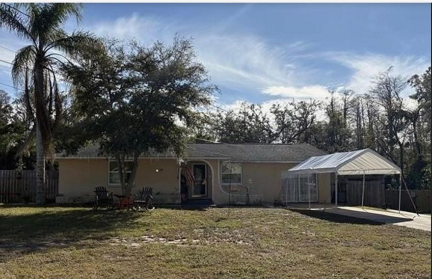 Short Sale. PHENOMENAL PROPERTY RIGHT NEXT TO LAKE TARPON, UNDER FORECLOSURE, BRING ALL CASH OFFERS BY TUESDAY!!!!