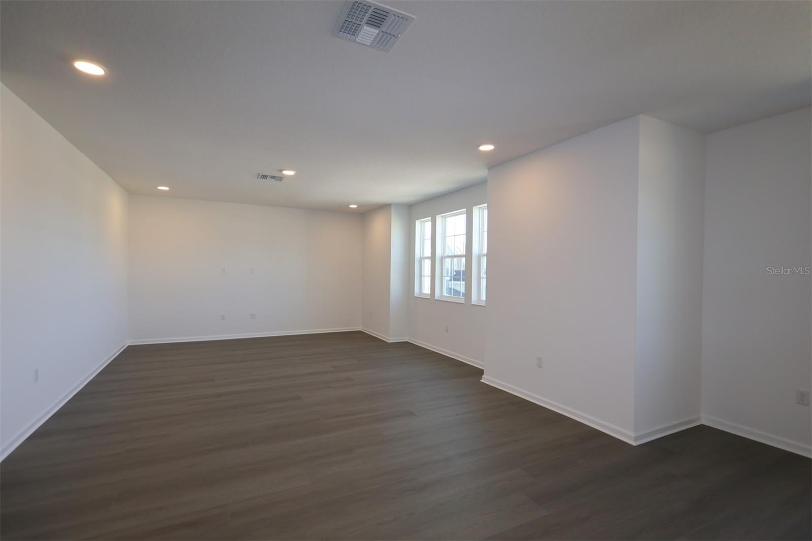 WILLOW RUN - Residential