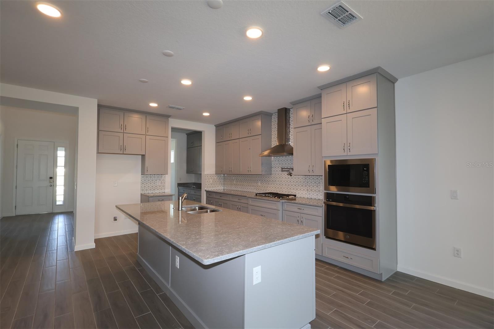 WILLOW RUN - Residential