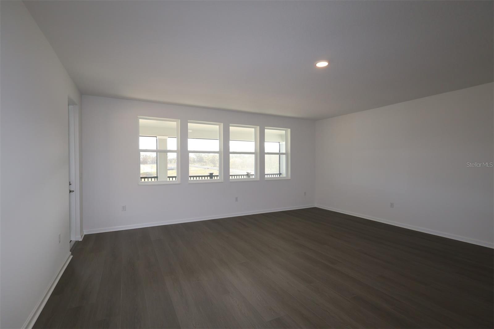 WILLOW RUN - Residential