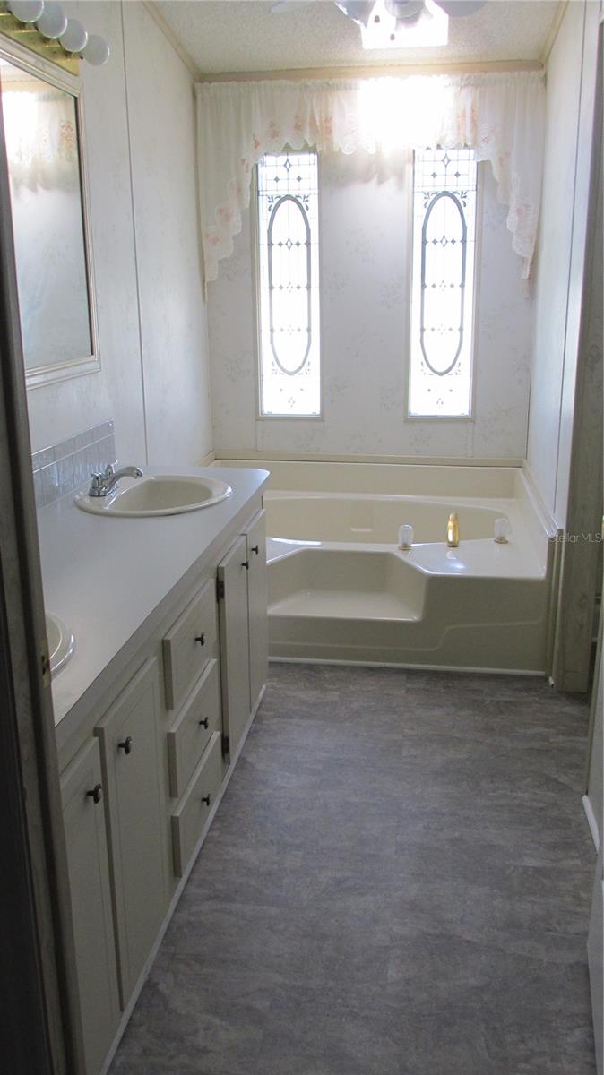 SWEETWATER GOLF & TENNIS CLUB - Residential