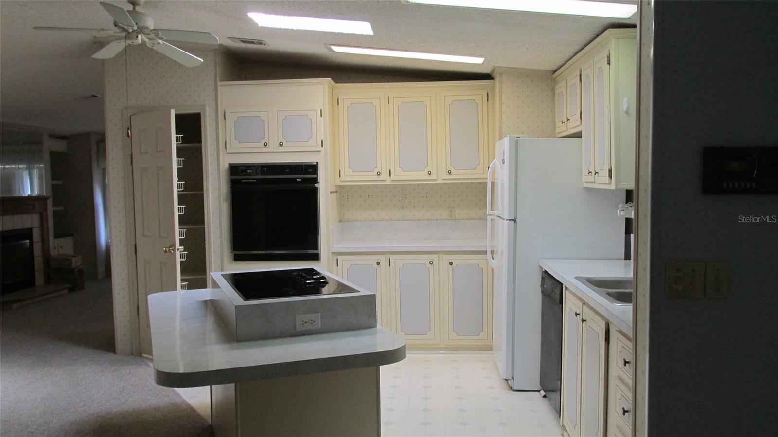 SWEETWATER GOLF & TENNIS CLUB - Residential