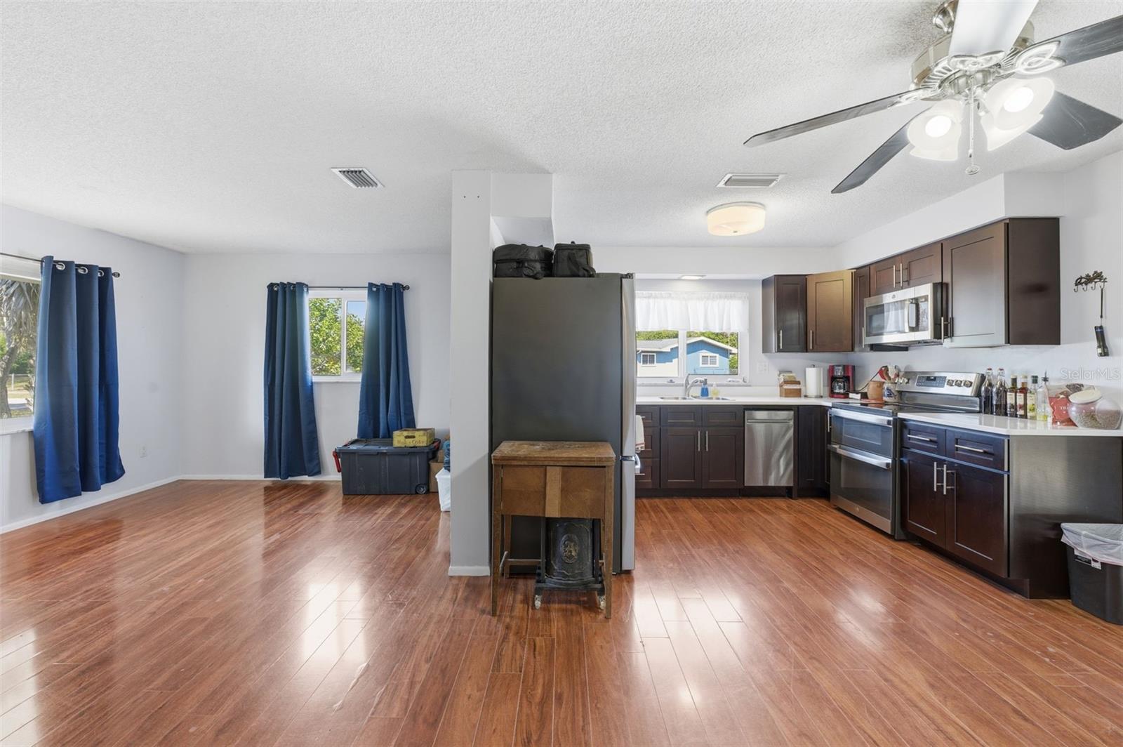 SPRING HILL - Residential