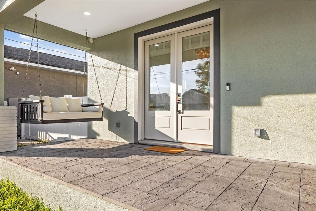 Photo of 2727 W Chestnut Street, Tampa, FL 33607 (MLS # TB8482333)