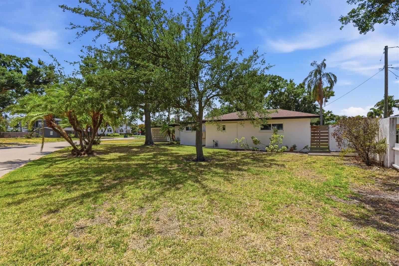 DAVIS ISLANDS - Residential