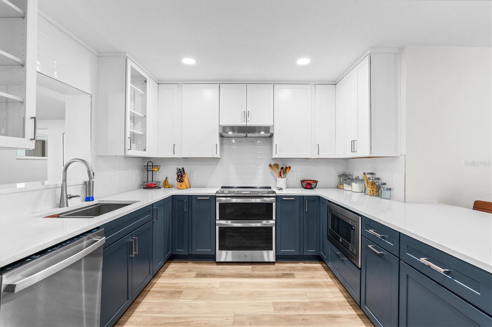 DAVIS ISLANDS - Residential