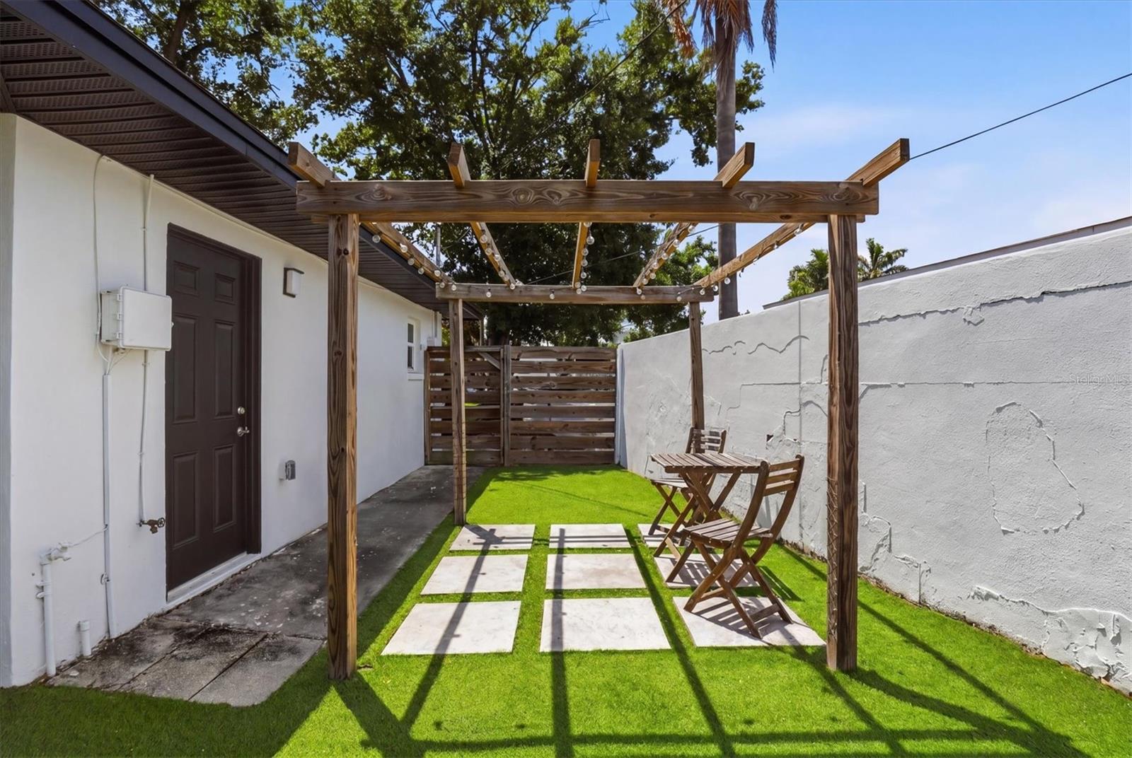 DAVIS ISLANDS - Residential