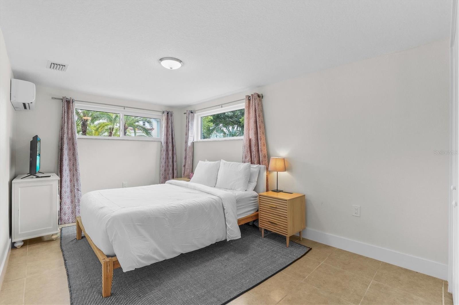 DAVIS ISLANDS - Residential