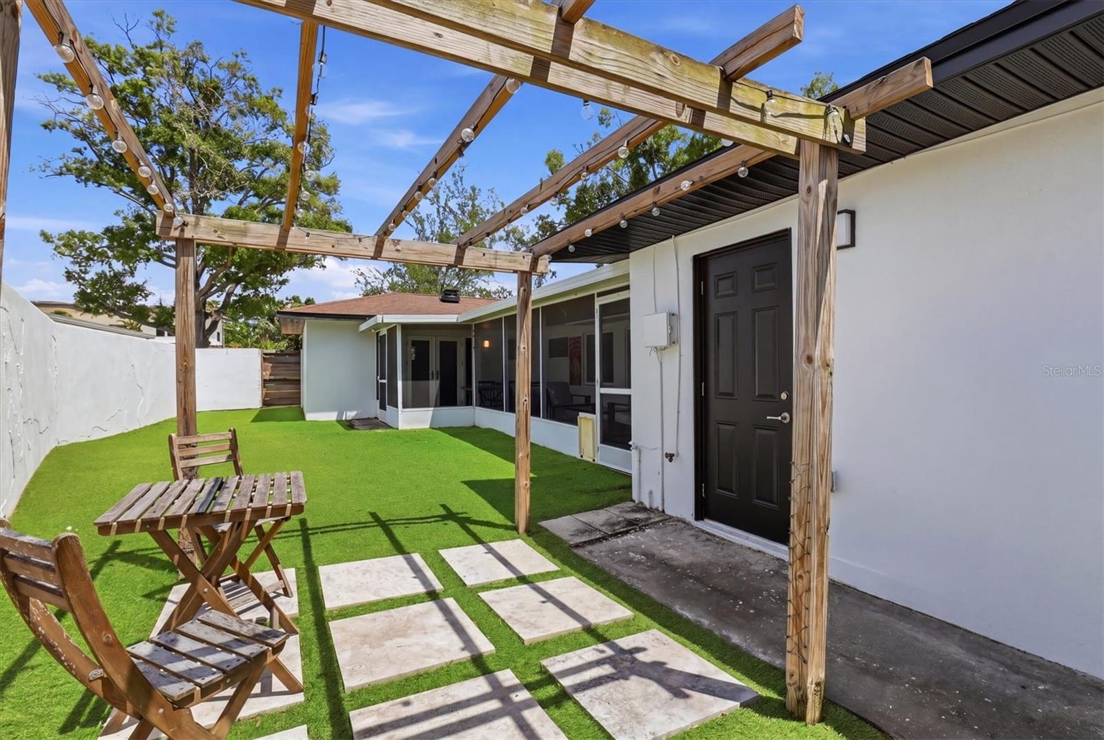 DAVIS ISLANDS - Residential
