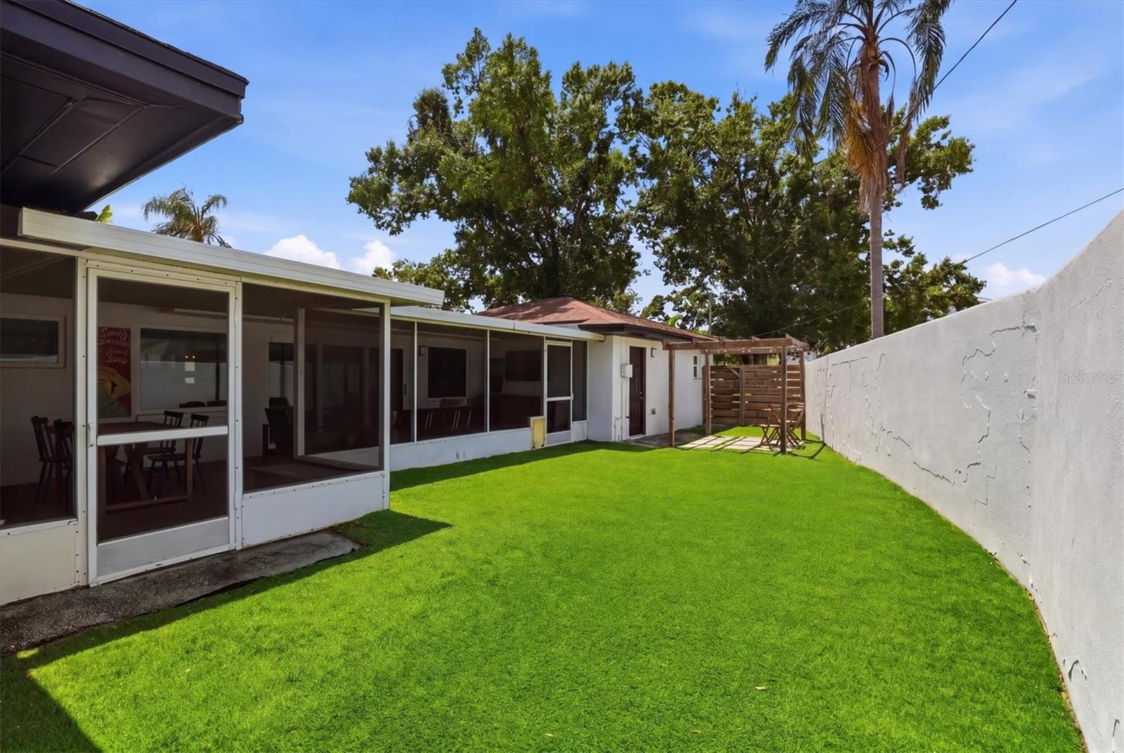 DAVIS ISLANDS - Residential