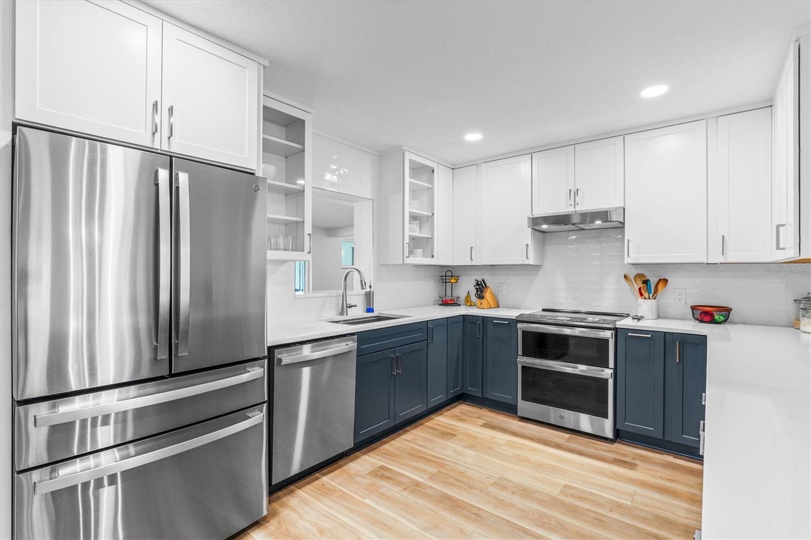 DAVIS ISLANDS - Residential