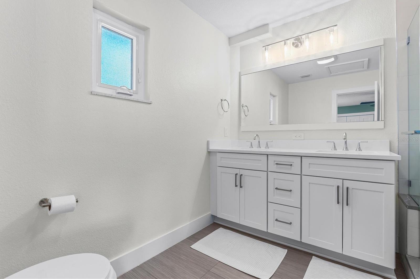 DAVIS ISLANDS - Residential