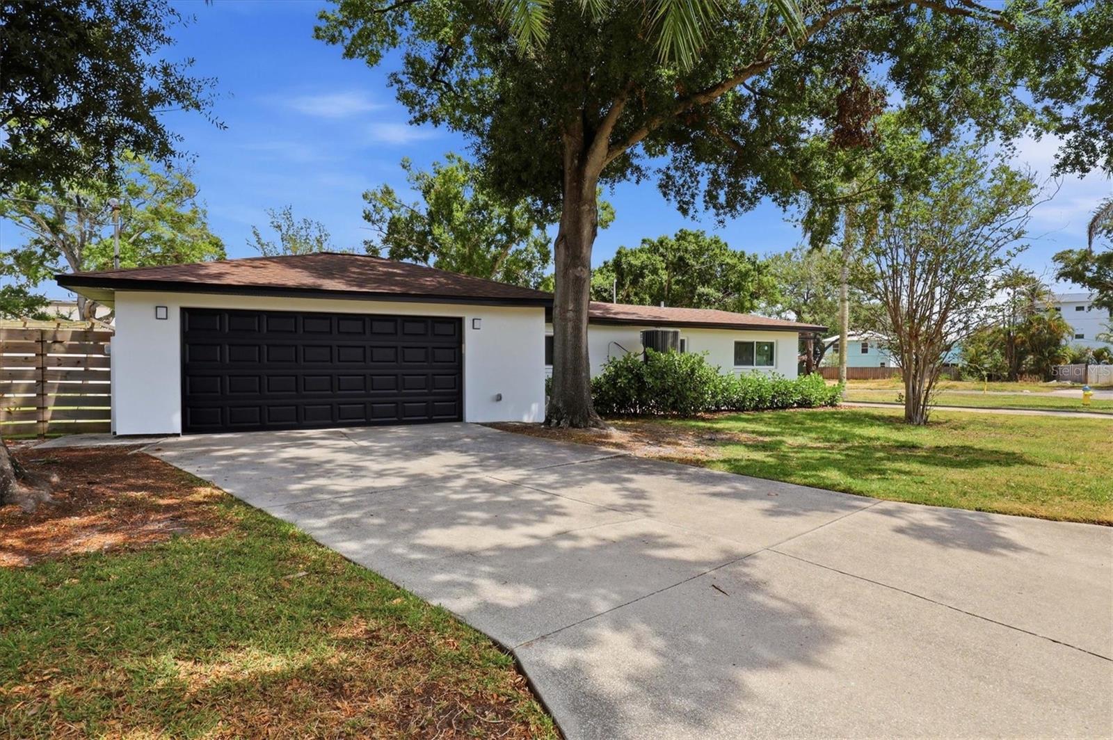 DAVIS ISLANDS - Residential