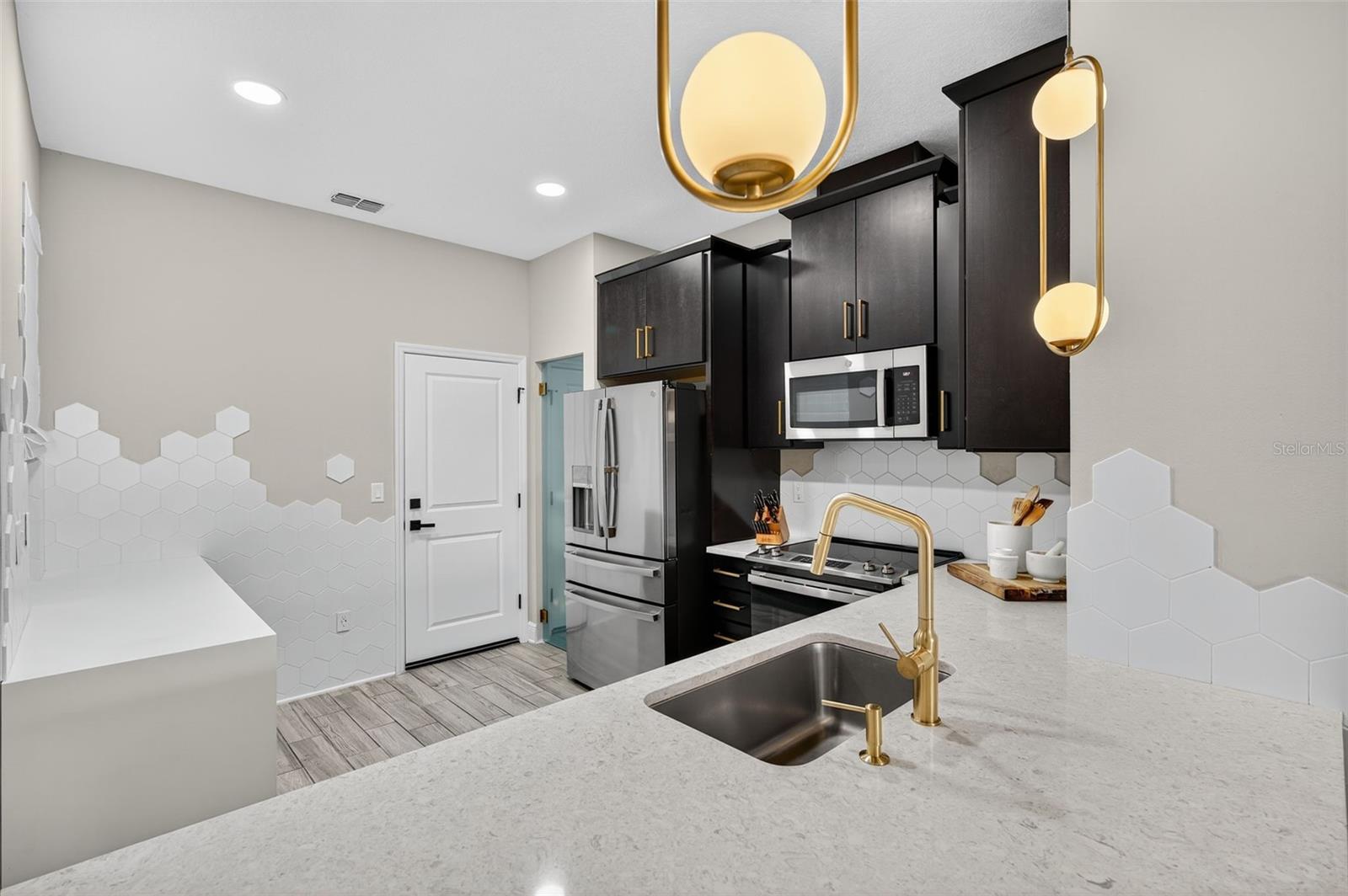 TOWNS AT BELLEAIR GROVE - Residential Lease