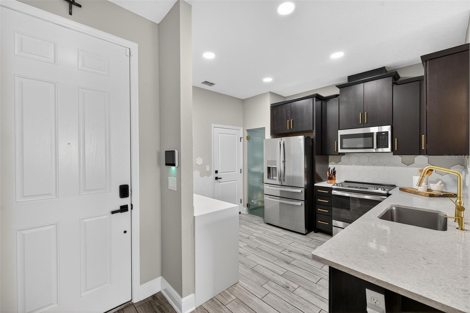 TOWNS AT BELLEAIR GROVE - Residential Lease