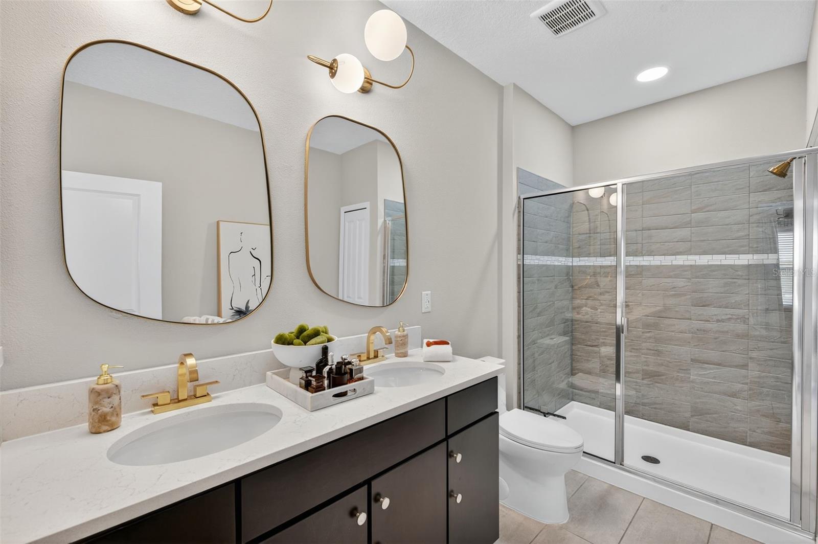 TOWNS AT BELLEAIR GROVE - Residential Lease