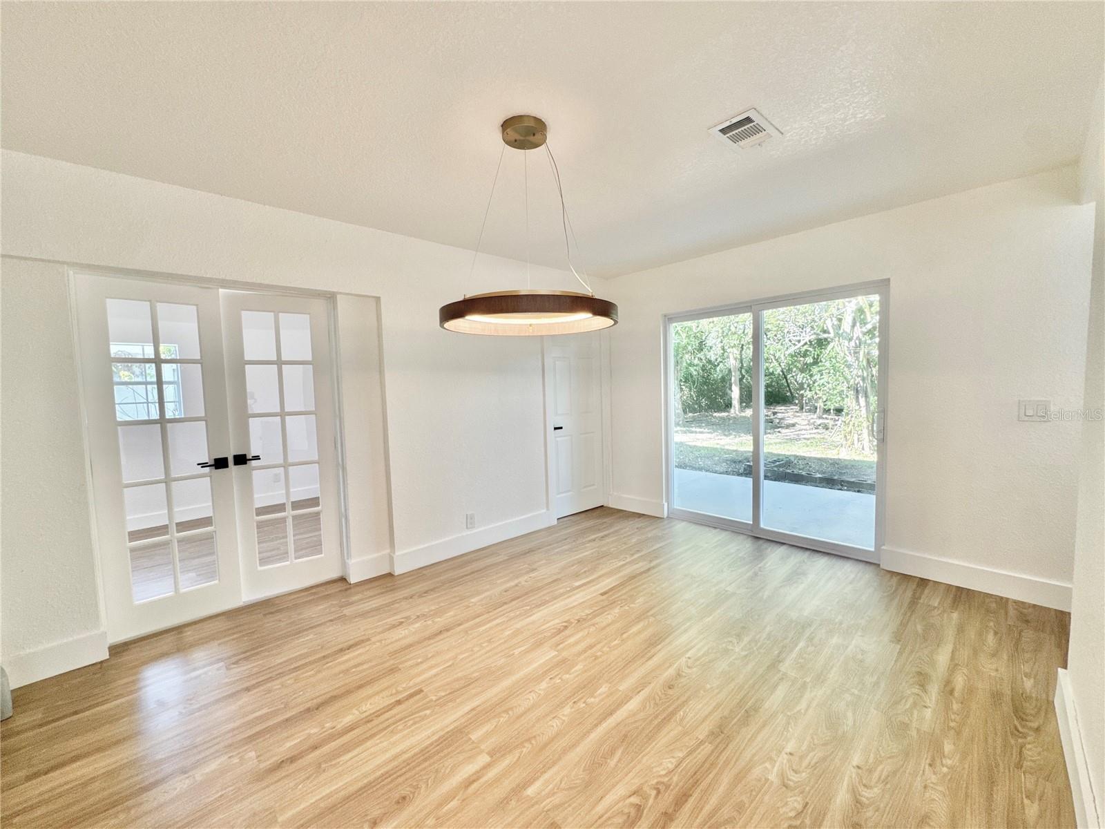 KINGSWOOD MANOR - Residential