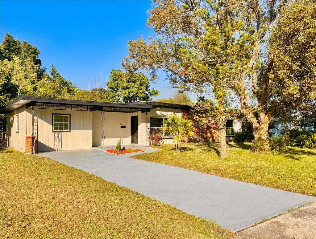 Photo of 1301 Malone Drive, Orlando, FL 32810 (MLS # S5140204)