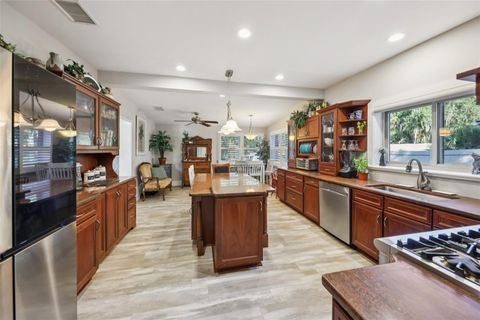 Tiny photo for 1401 S 9th Street, Leesburg, FL 34748 (MLS # G5102168)