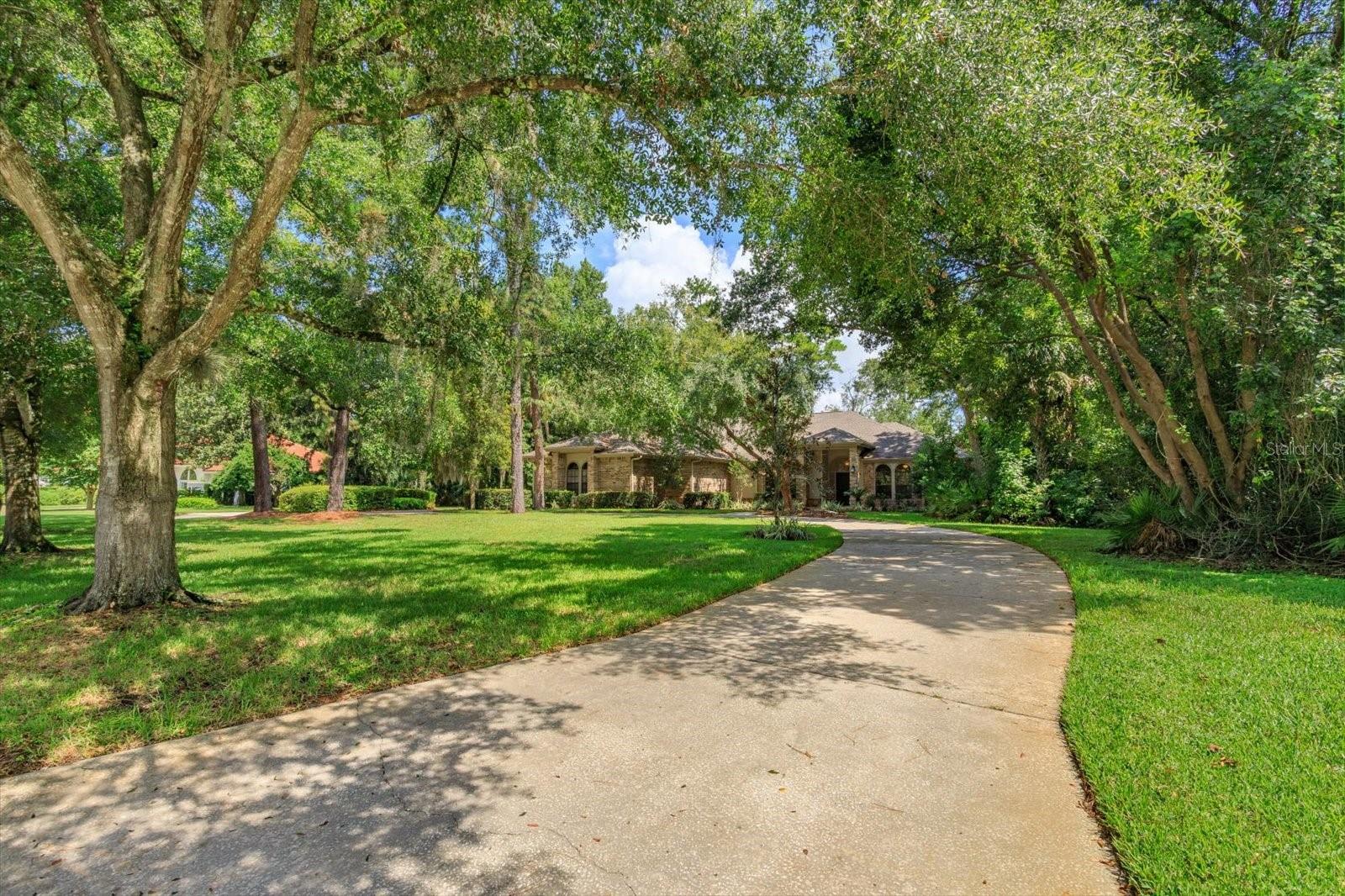 2206 EARLEAF COURT