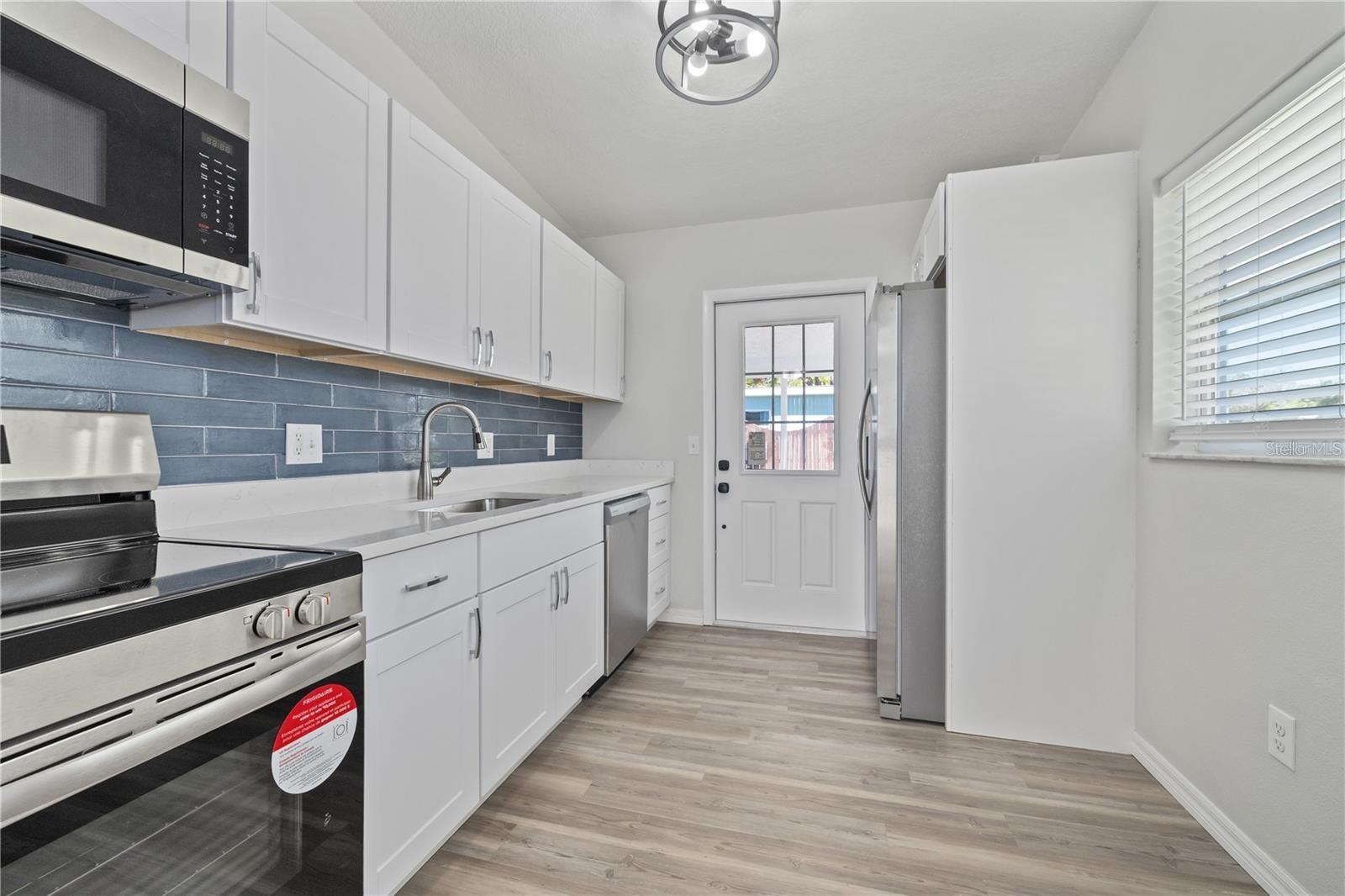 CASSON HEIGHTS - Residential Lease