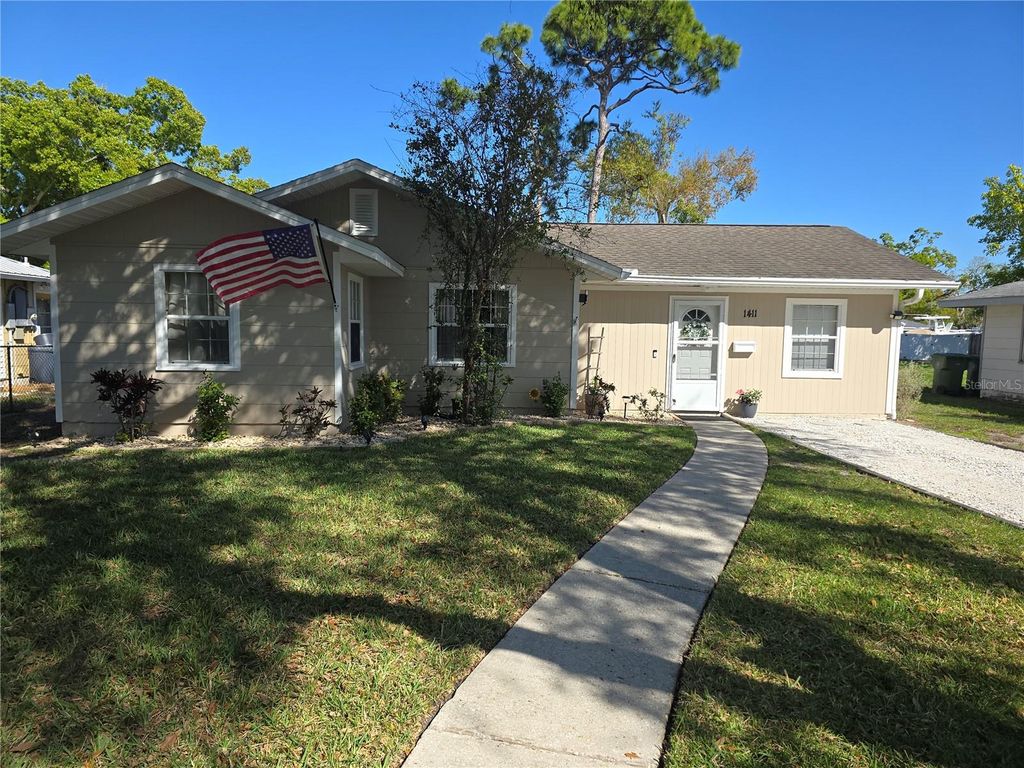 Photo of 1411 29th Street W, Bradenton, FL 34205 (MLS # A4686215)