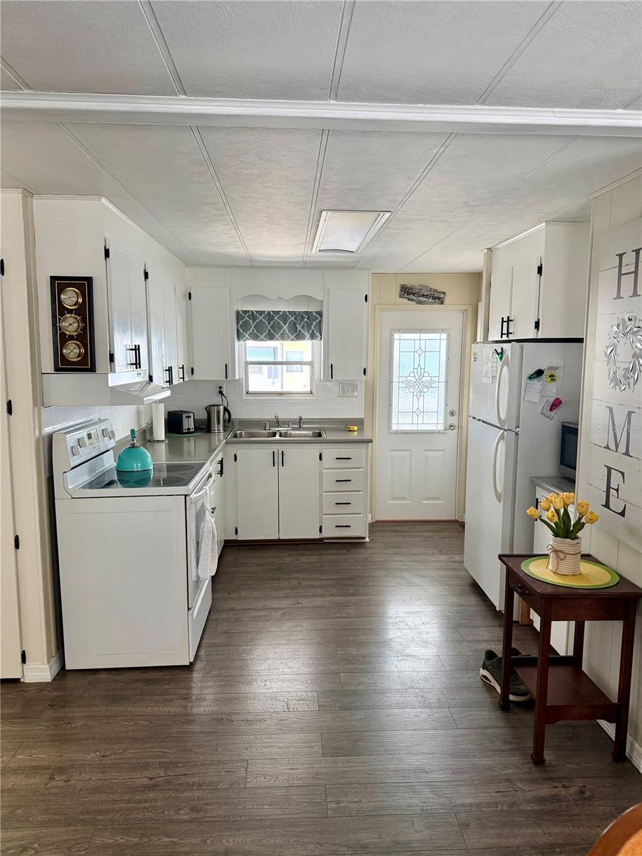 SUNSET PALMS UNREC - Residential