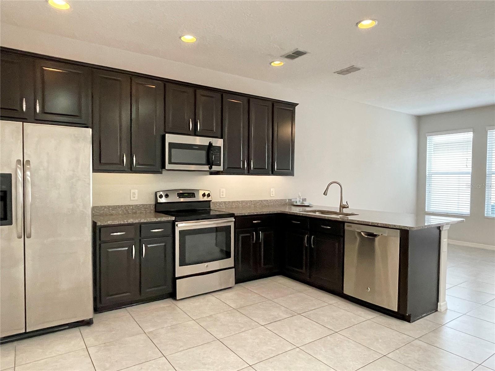 LAKE BURDEN SOUTH PH 2 - Residential Lease