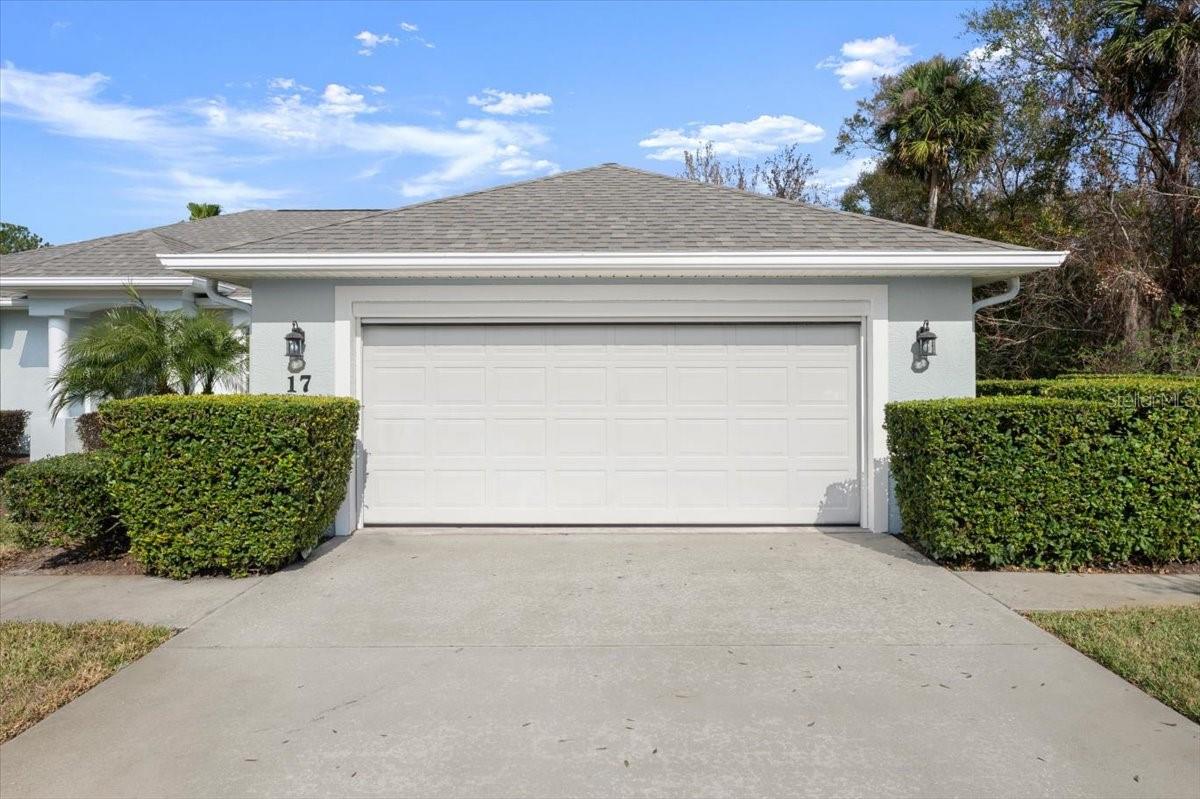 17 LAKESIDE PLACE E