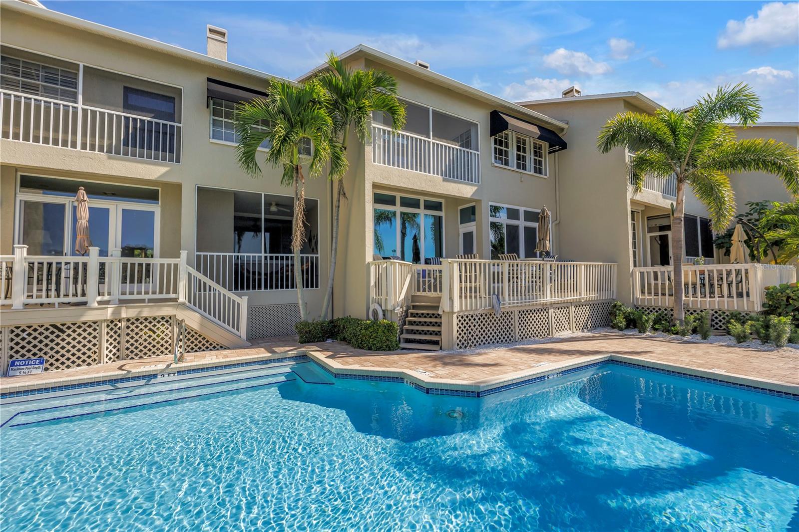 TIERRA SUNSET TWNHS - Residential