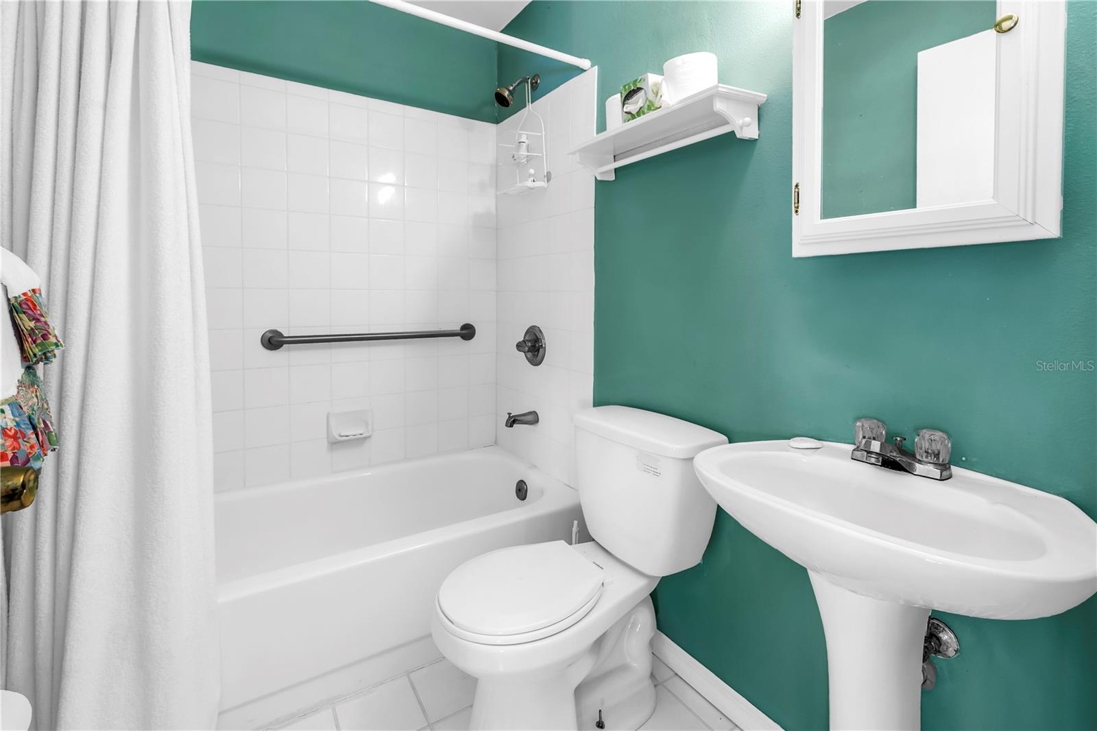 TIERRA SUNSET TWNHS - Residential